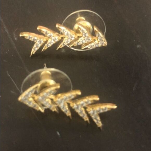 Sterling Silver Arrow Ear Crawler Climber Earrings - Picture 4 of 11